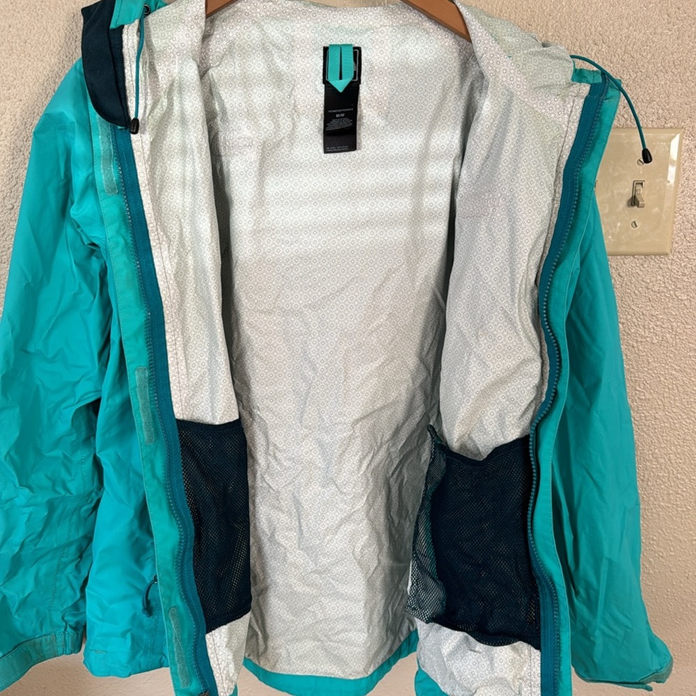 North Face Raincoat - Picture 5 of 5